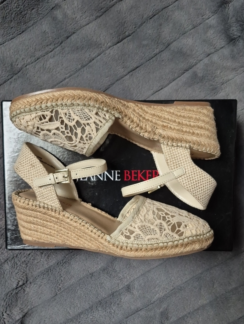 Jeanne Beker Cream Lace Wedges Size 8, New In Box